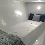 船上ホテル Barco Casa *