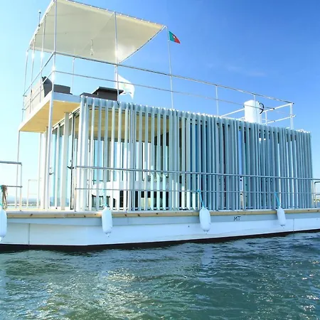 Botel Barco Casa Fuzeta