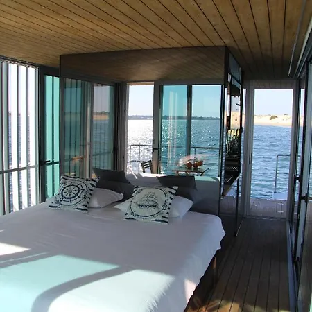 Barco Casa Fuzeta Botel