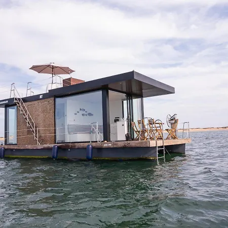 船上ホテル Barco Casa