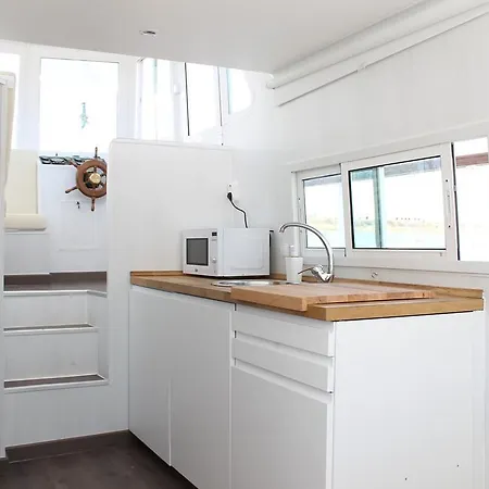 Botel Barco Casa Fuzeta *