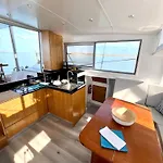 Barco Casa Hotel en barco
