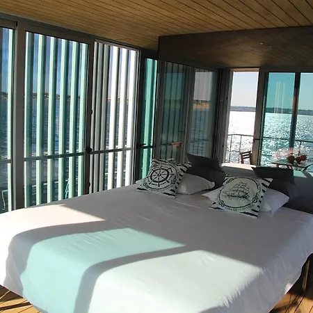 Πλωτό κατάλυμα Barco Casa *