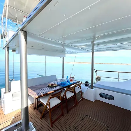 보트호텔 Barco Casa *